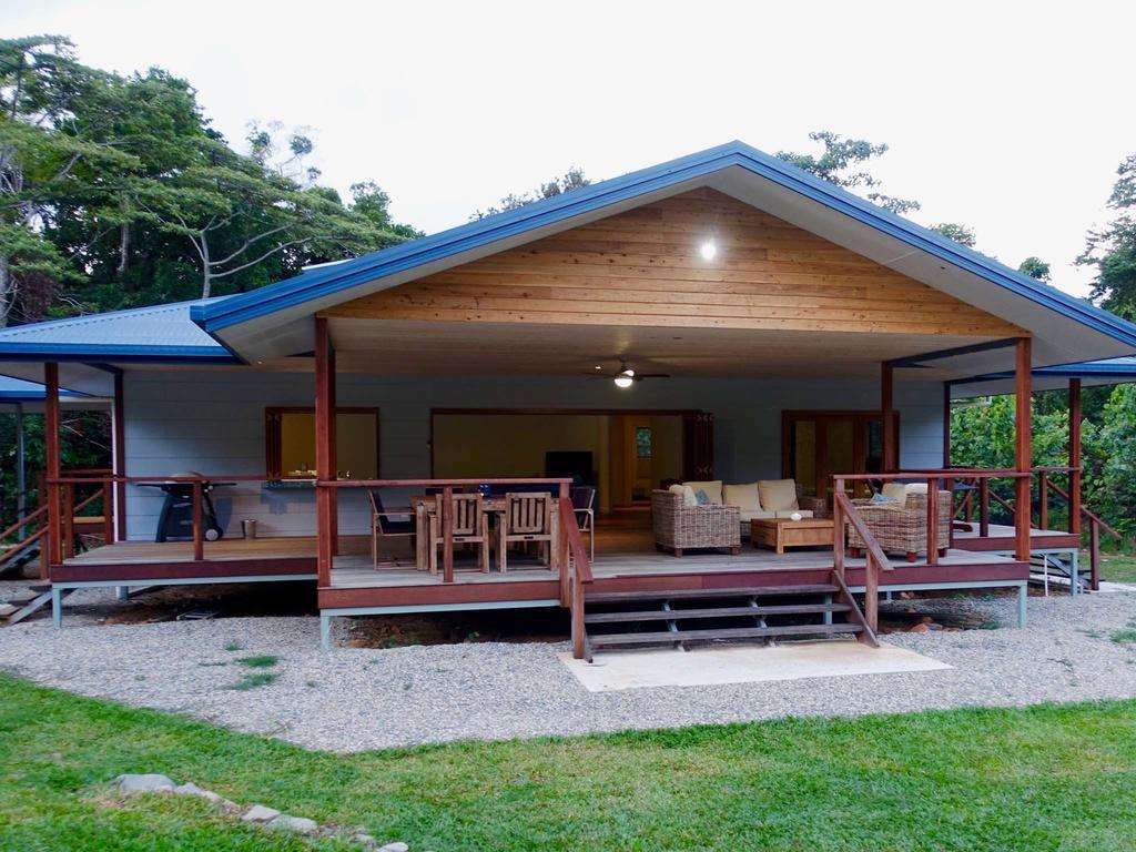 Holiday home Coconut Beach House Cape Tribulation